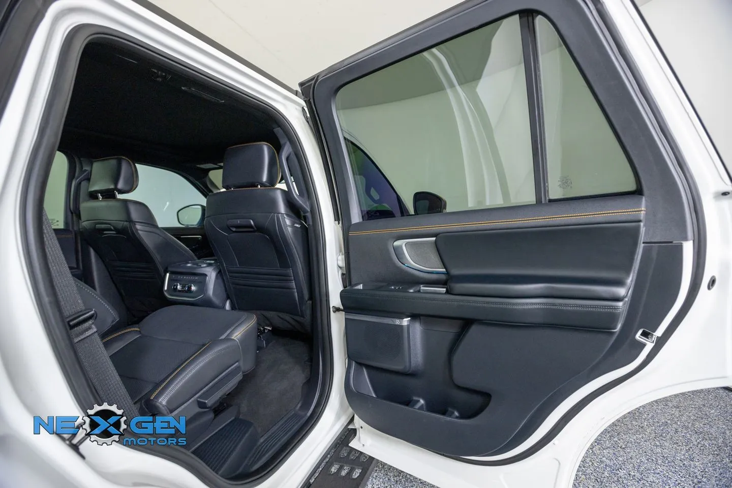 Ford Expedition photo 40