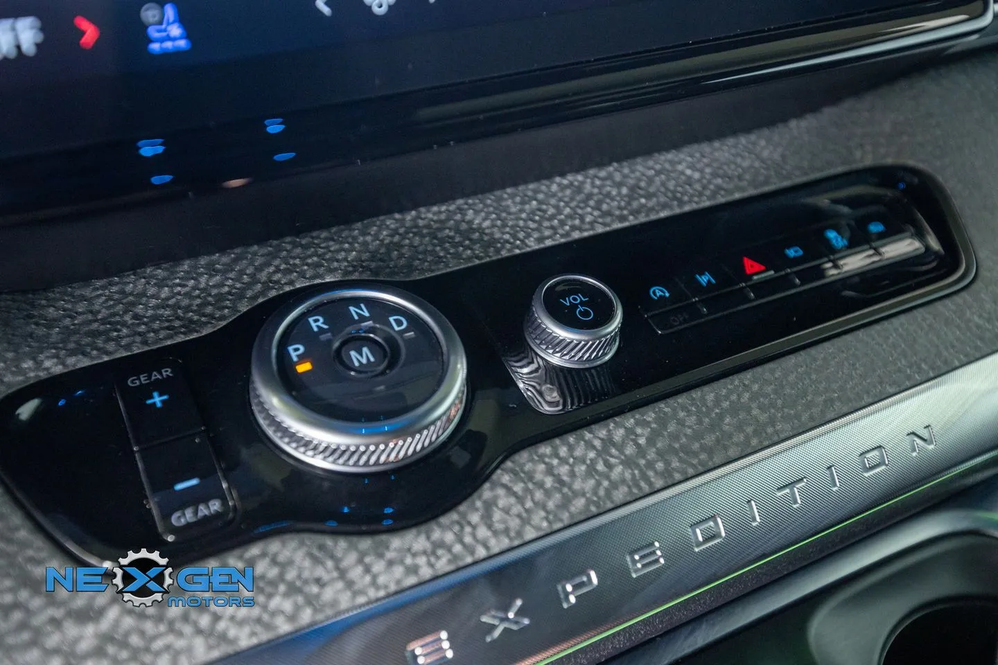 Ford Expedition photo 24