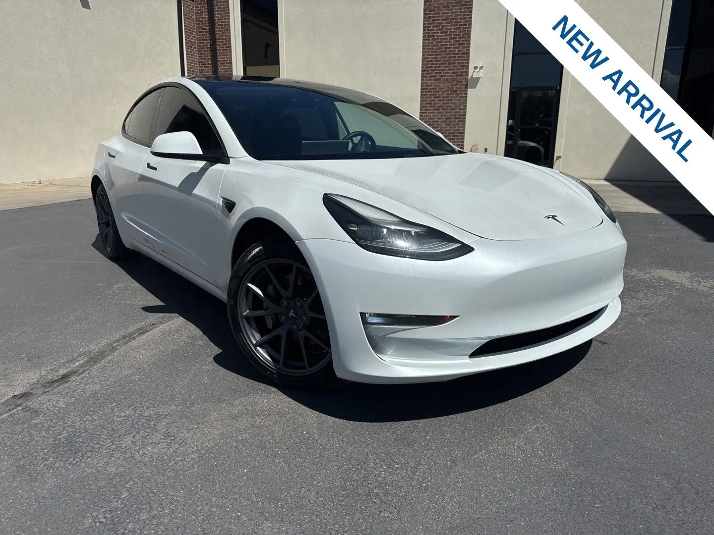 2023 Tesla Model 3 -'s photo