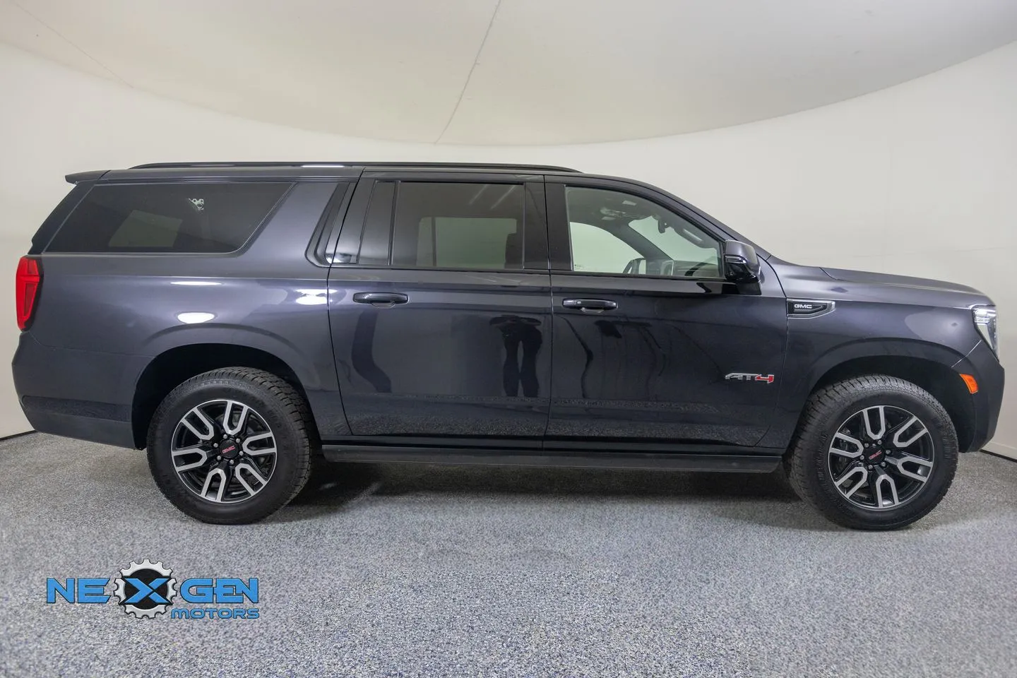 GMC Yukon XL photo 39