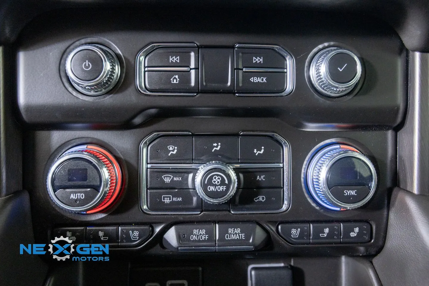 GMC Yukon XL photo 24