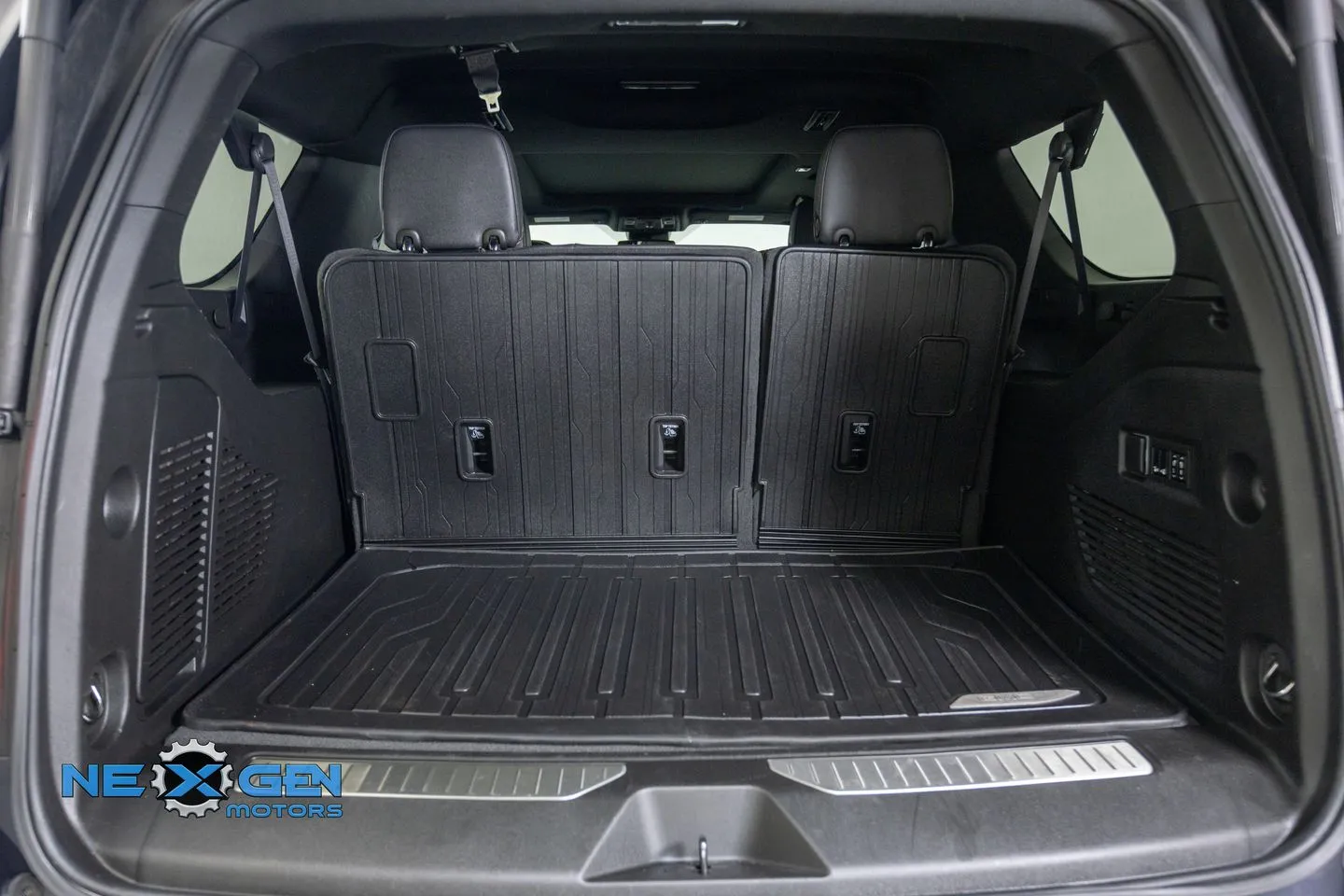 GMC Yukon XL photo 37