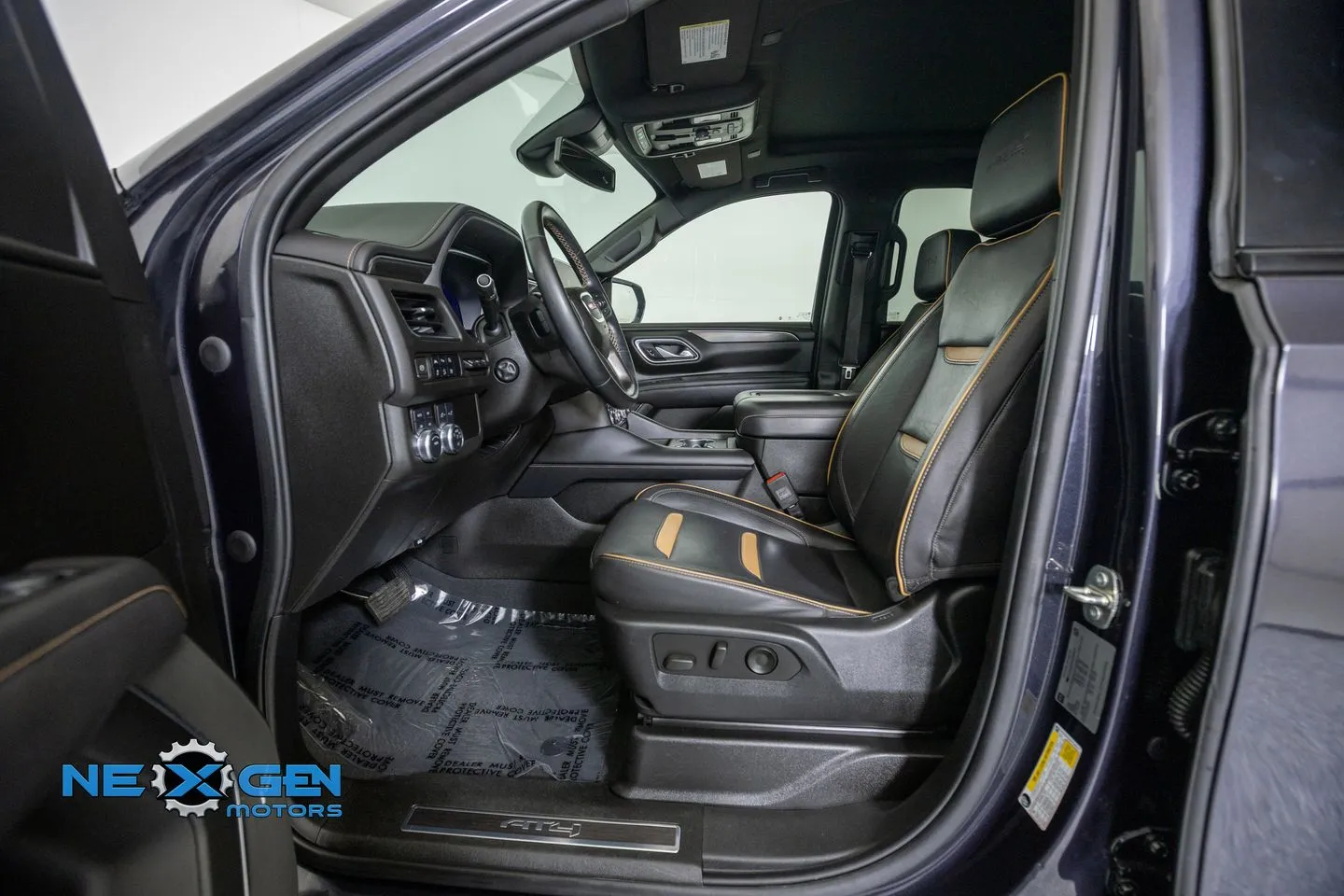 GMC Yukon XL photo 14