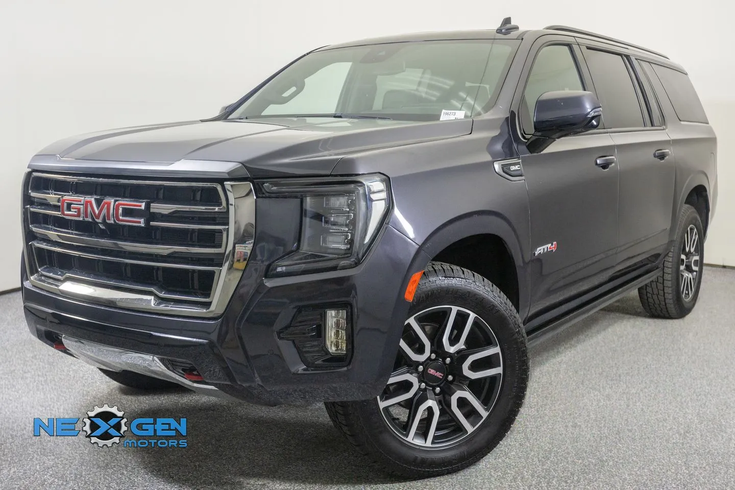 GMC Yukon XL photo 11