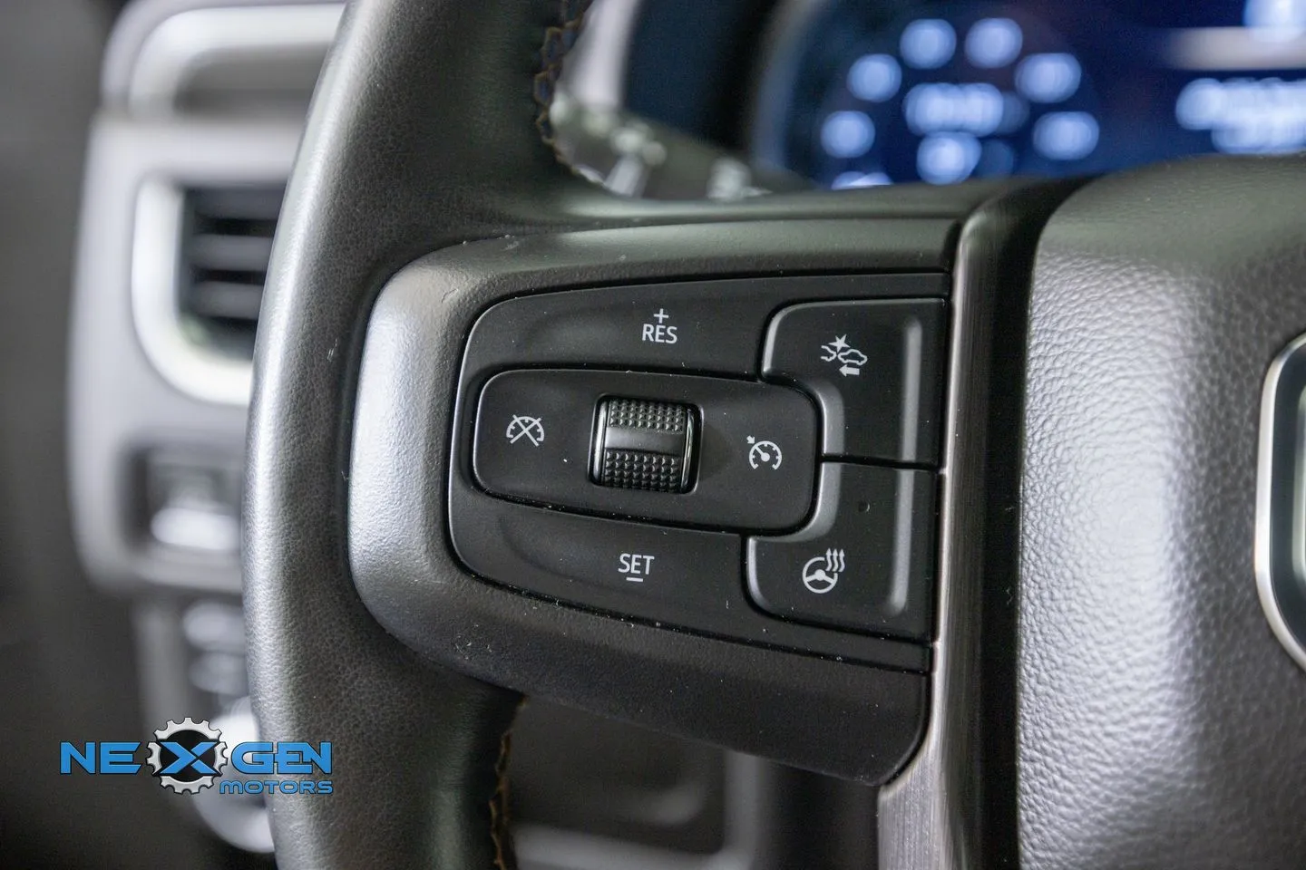 GMC Yukon XL photo 17
