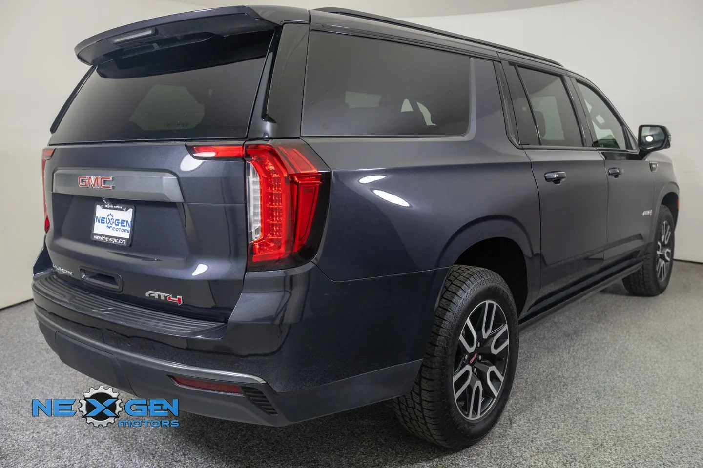 GMC Yukon XL photo 38