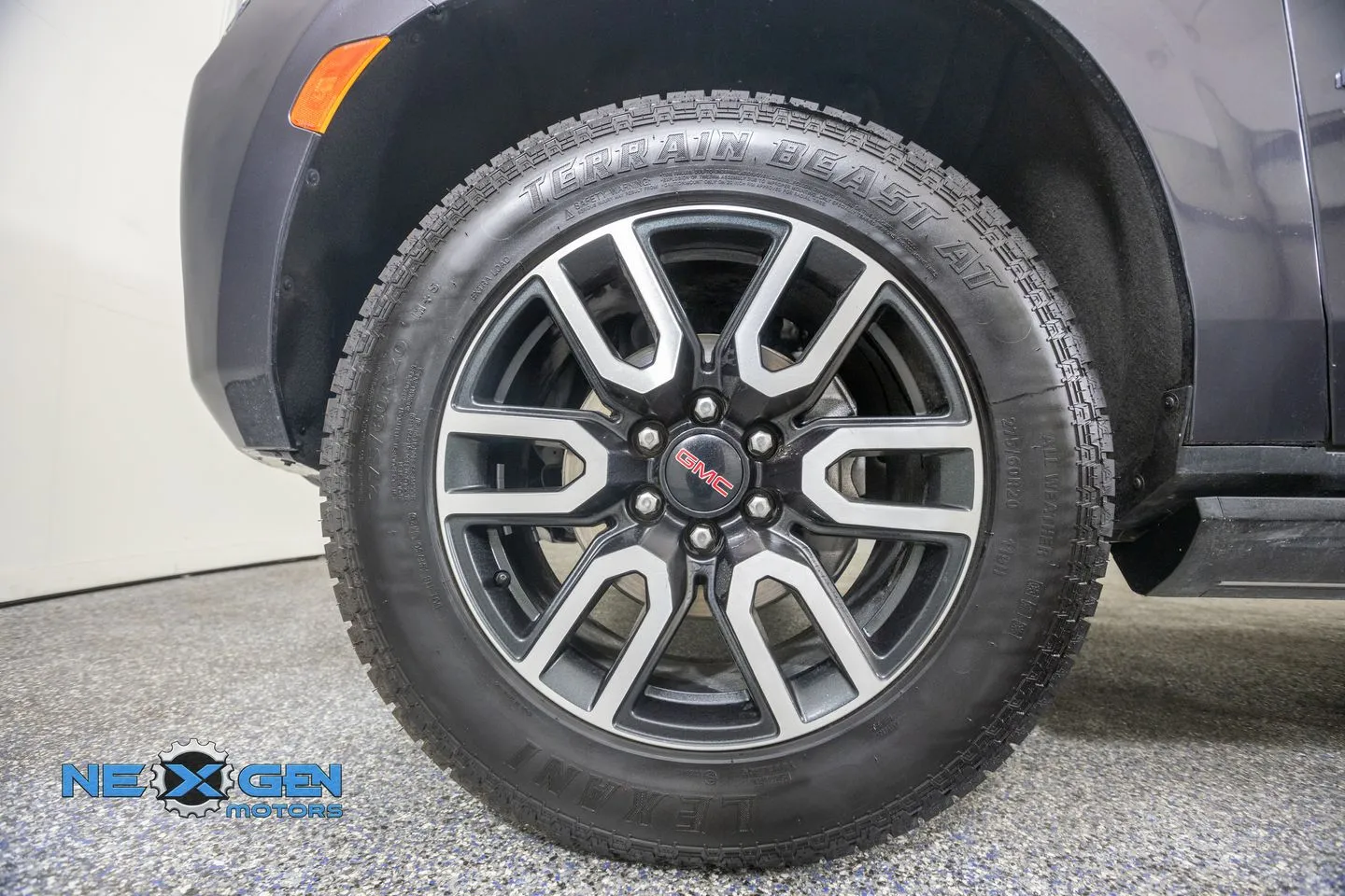 GMC Yukon XL photo 49