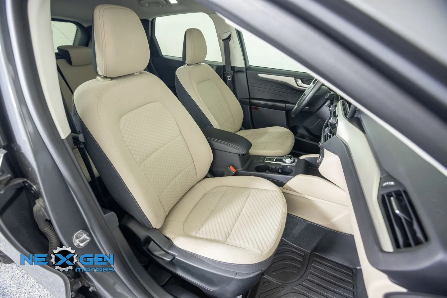 Ford Escape photo 45