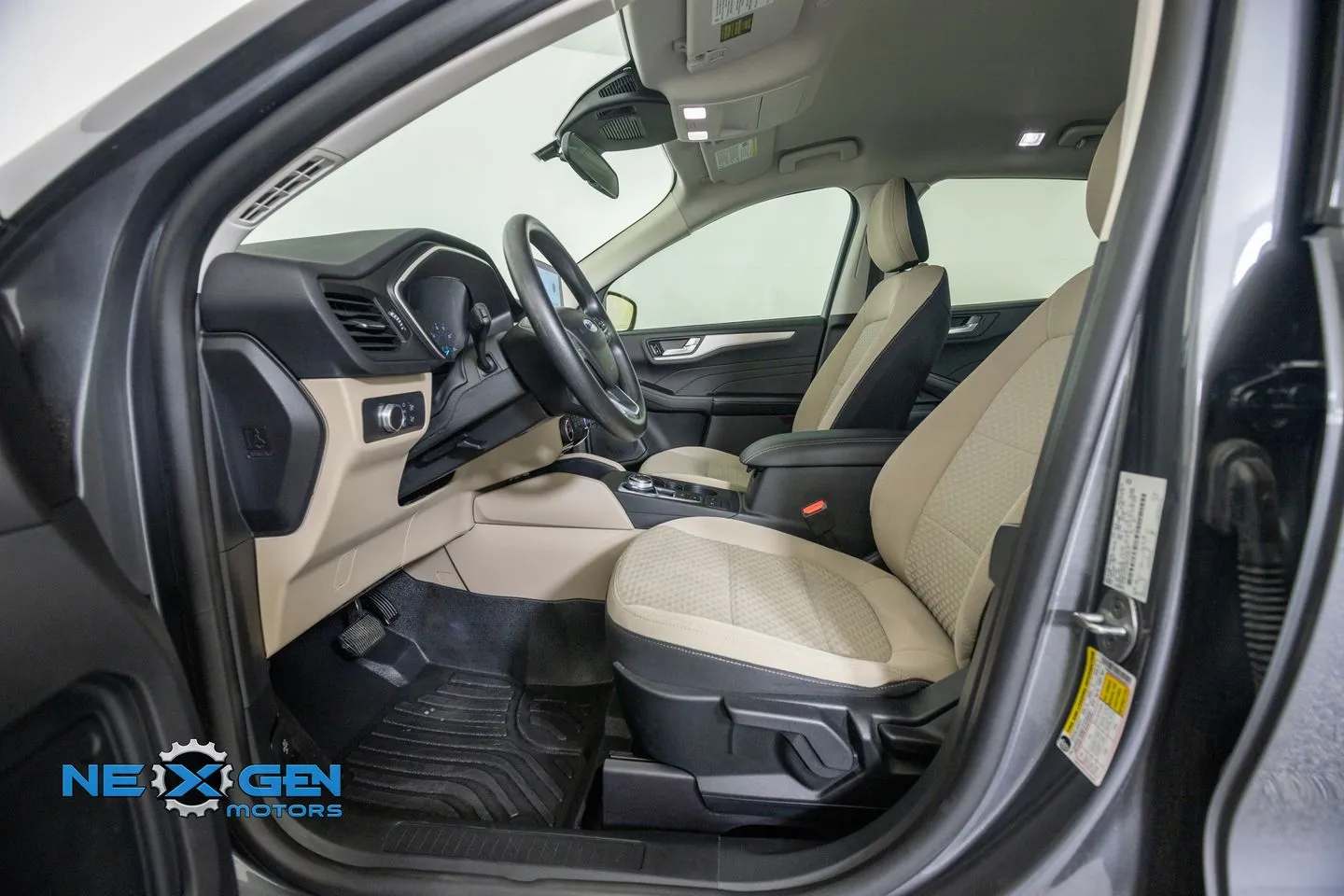 Ford Escape photo 12