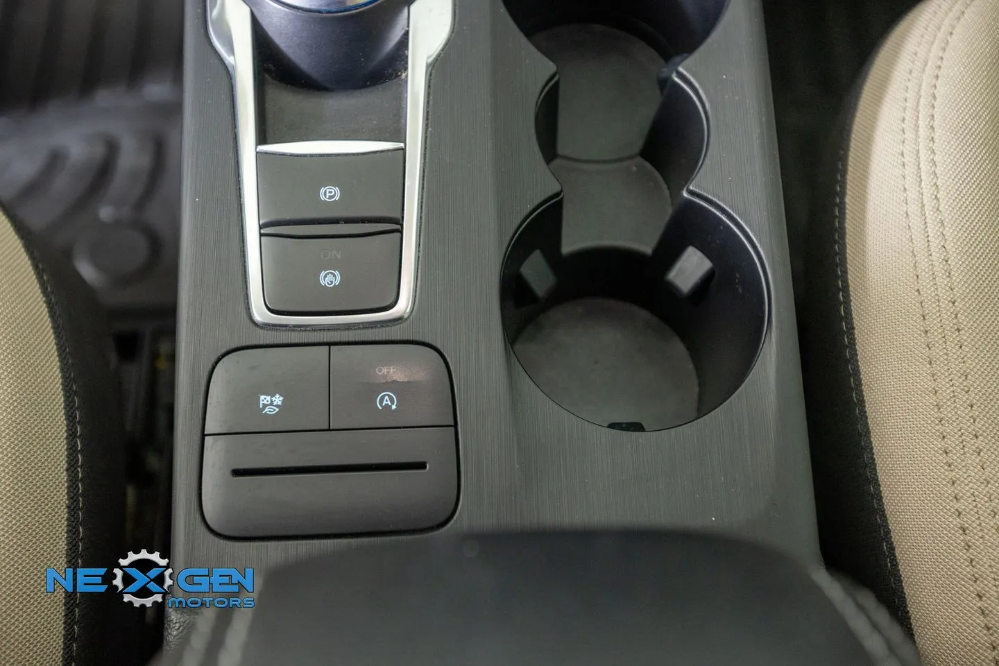 Ford Escape photo 26