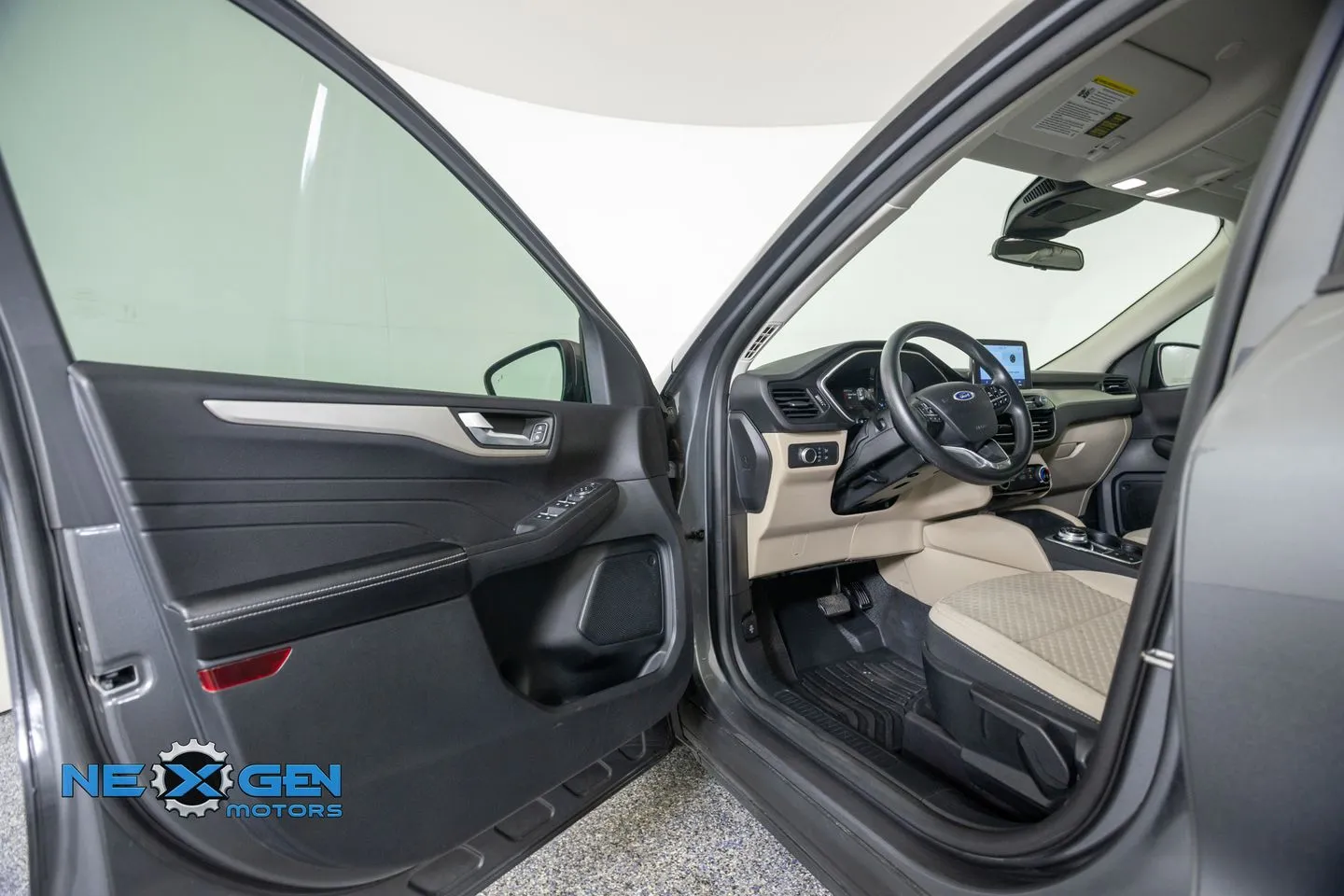 Ford Escape photo 10