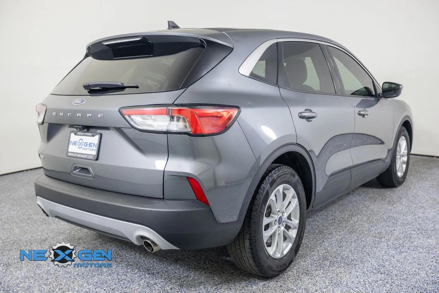 Ford Escape photo 8
