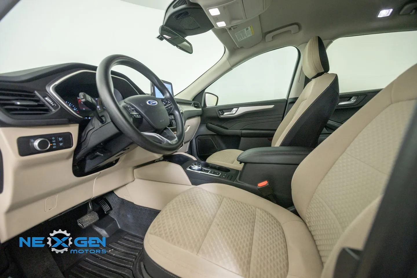Ford Escape photo 11