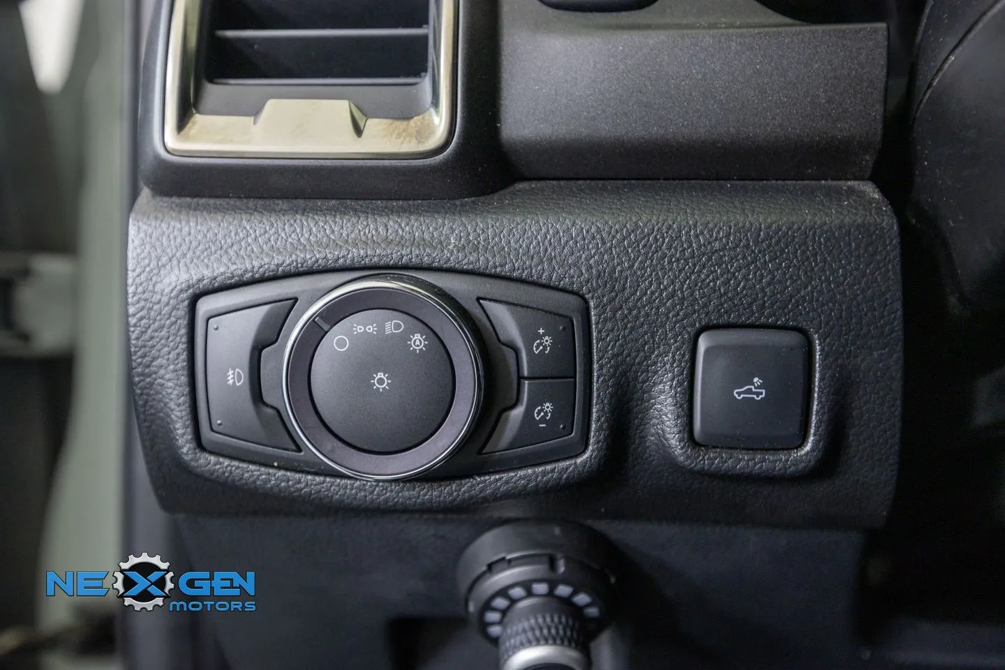 Ford Ranger photo 14