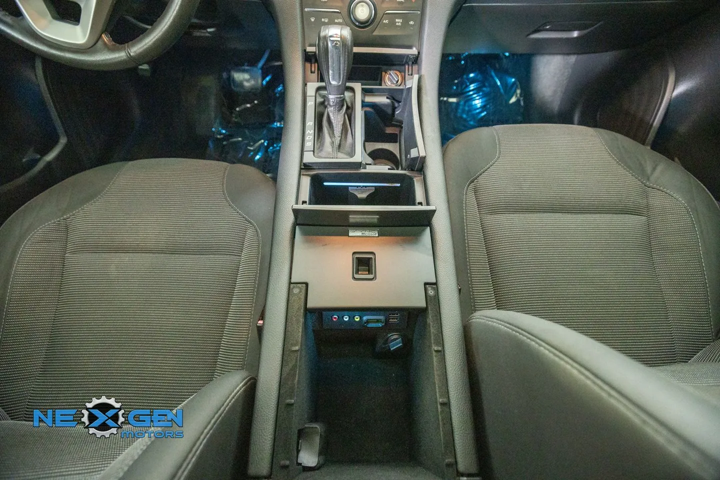 Ford Taurus photo 31