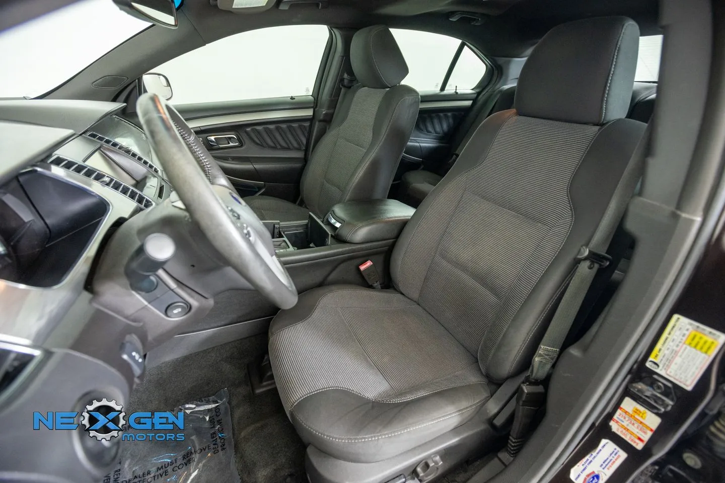 Ford Taurus photo 25