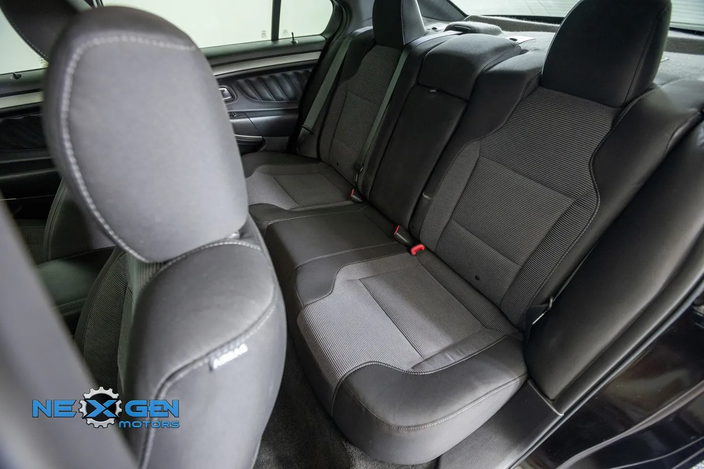 Ford Taurus photo 32