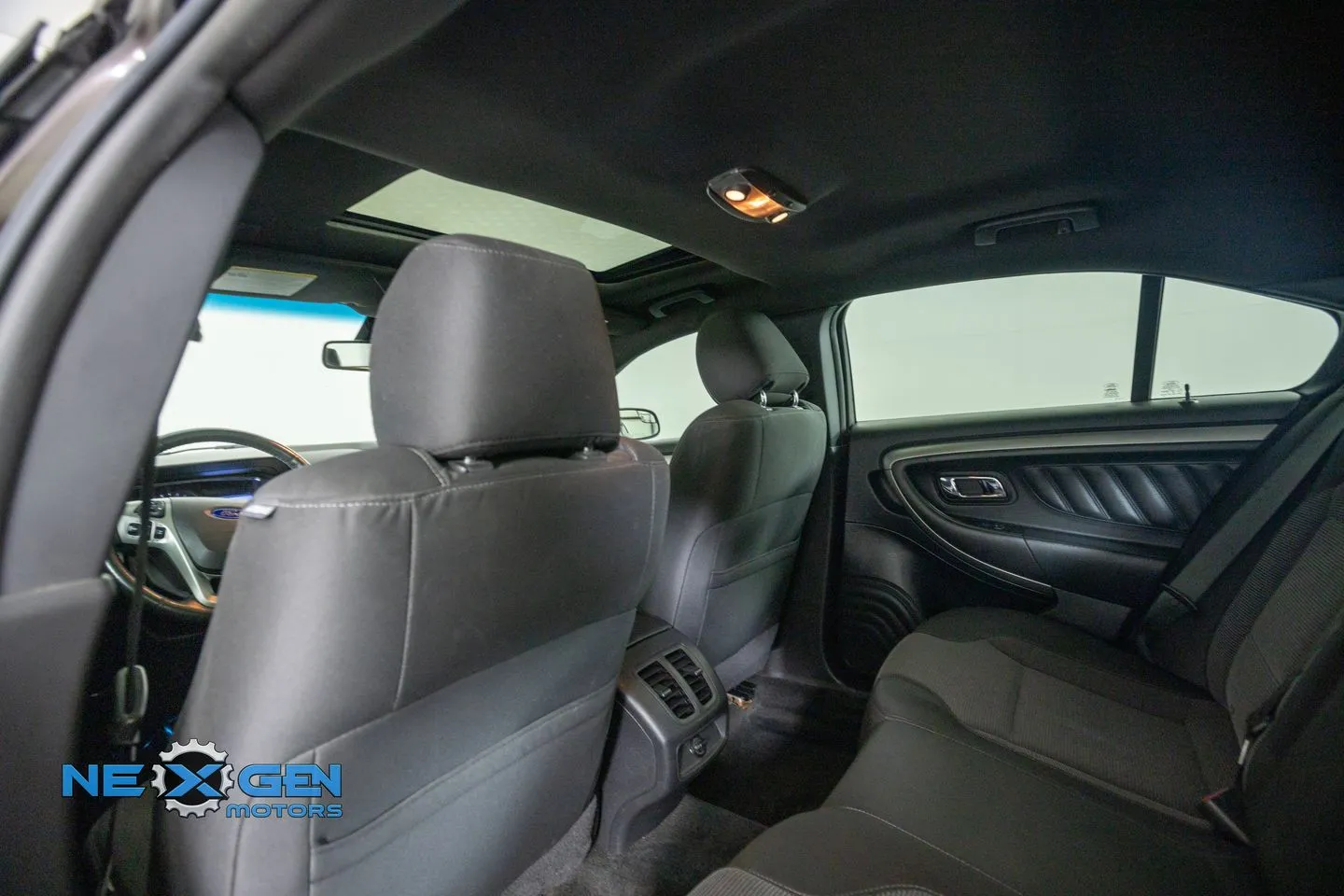 Ford Taurus photo 27