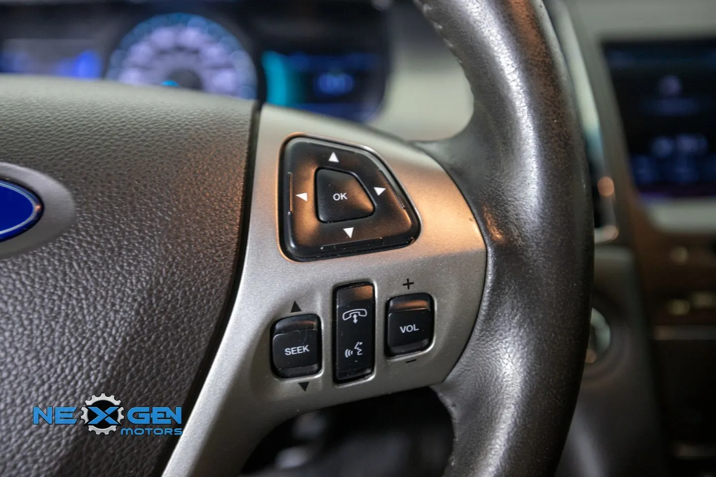 Ford Taurus photo 16