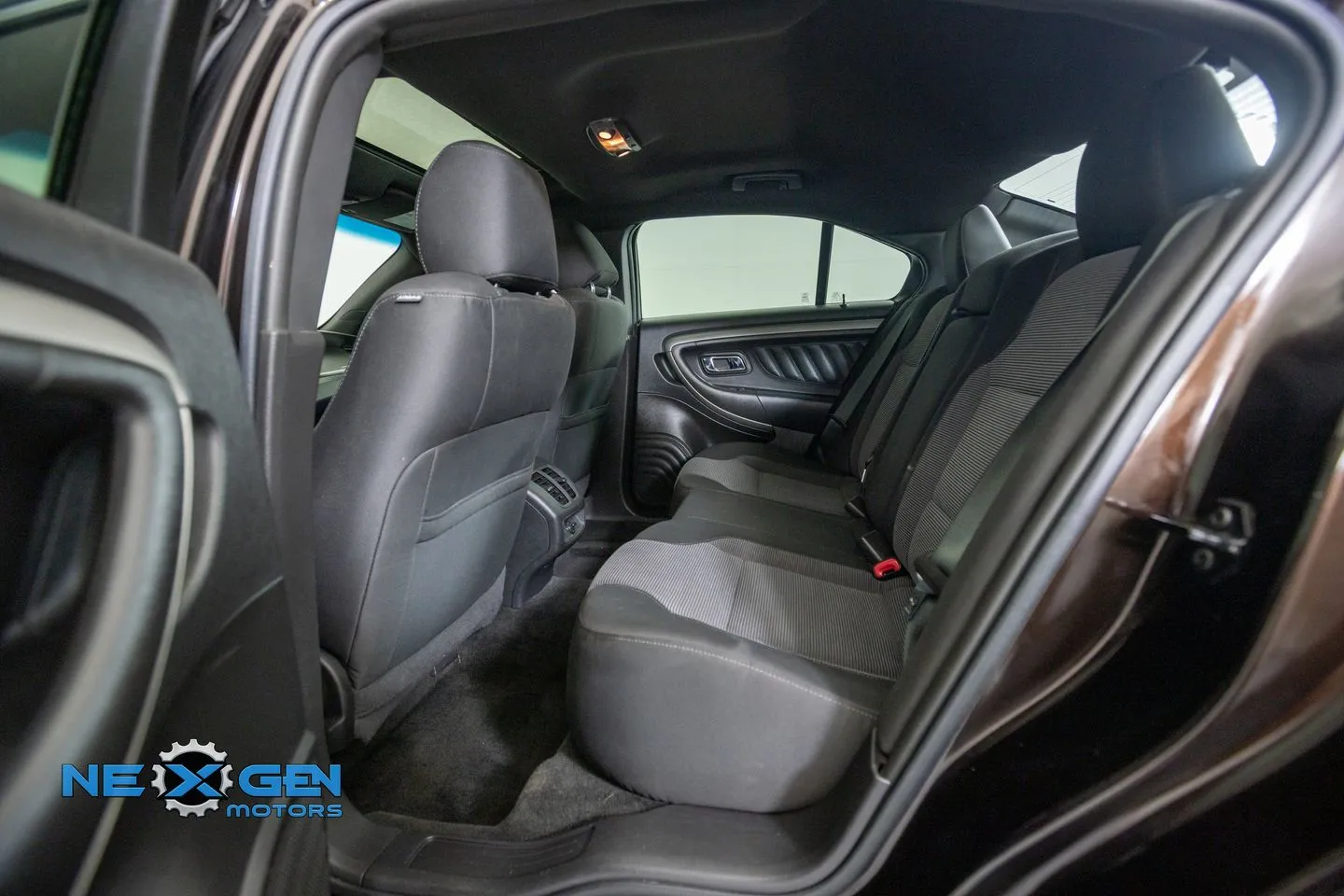 Ford Taurus photo 28