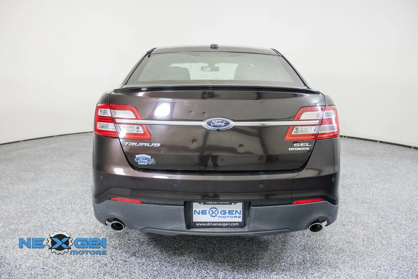 Ford Taurus photo 7