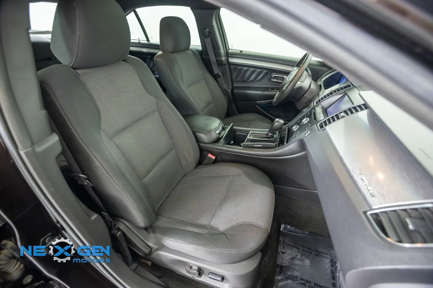 Ford Taurus photo 43