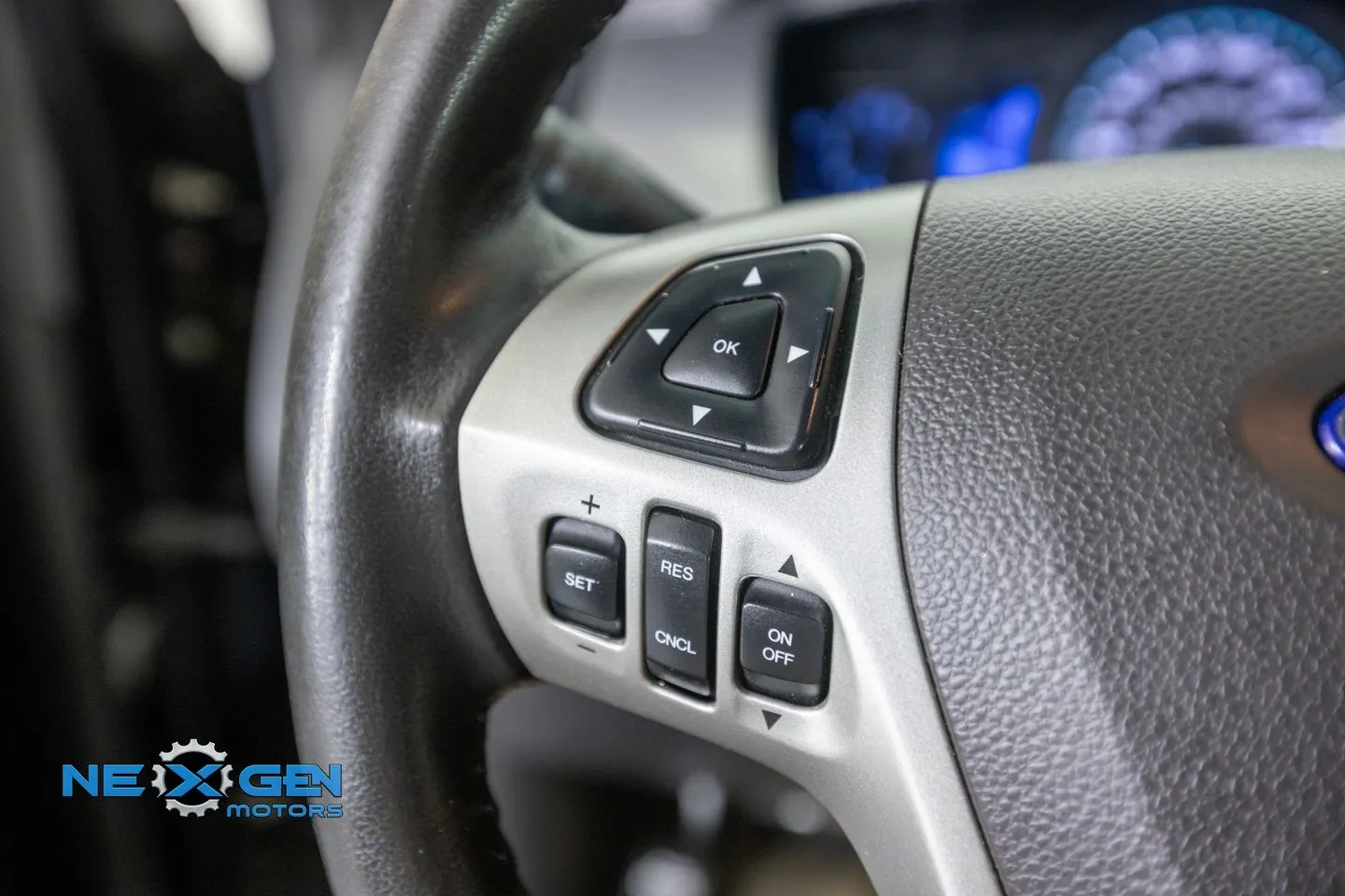 Ford Taurus photo 15
