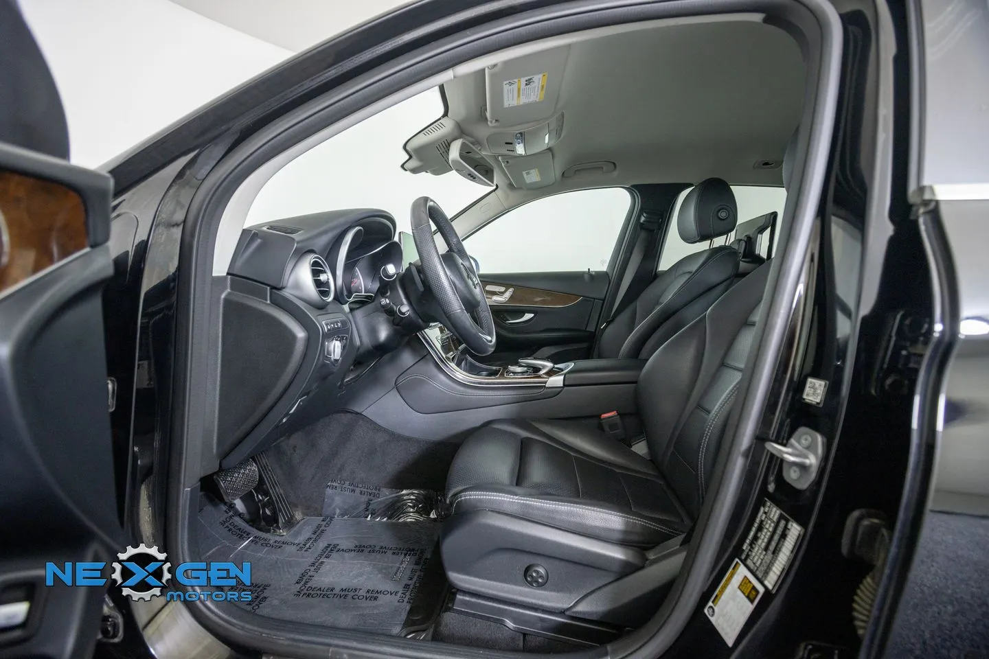 Mercedes-Benz GLC photo 12