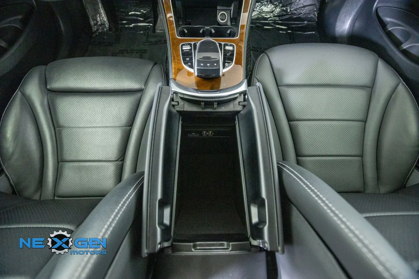 Mercedes-Benz GLC photo 32