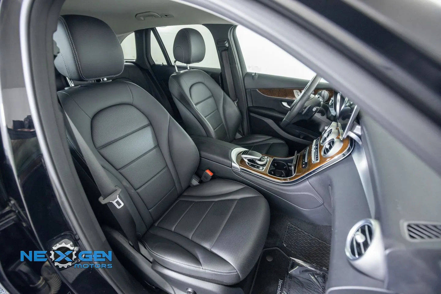 Mercedes-Benz GLC photo 44