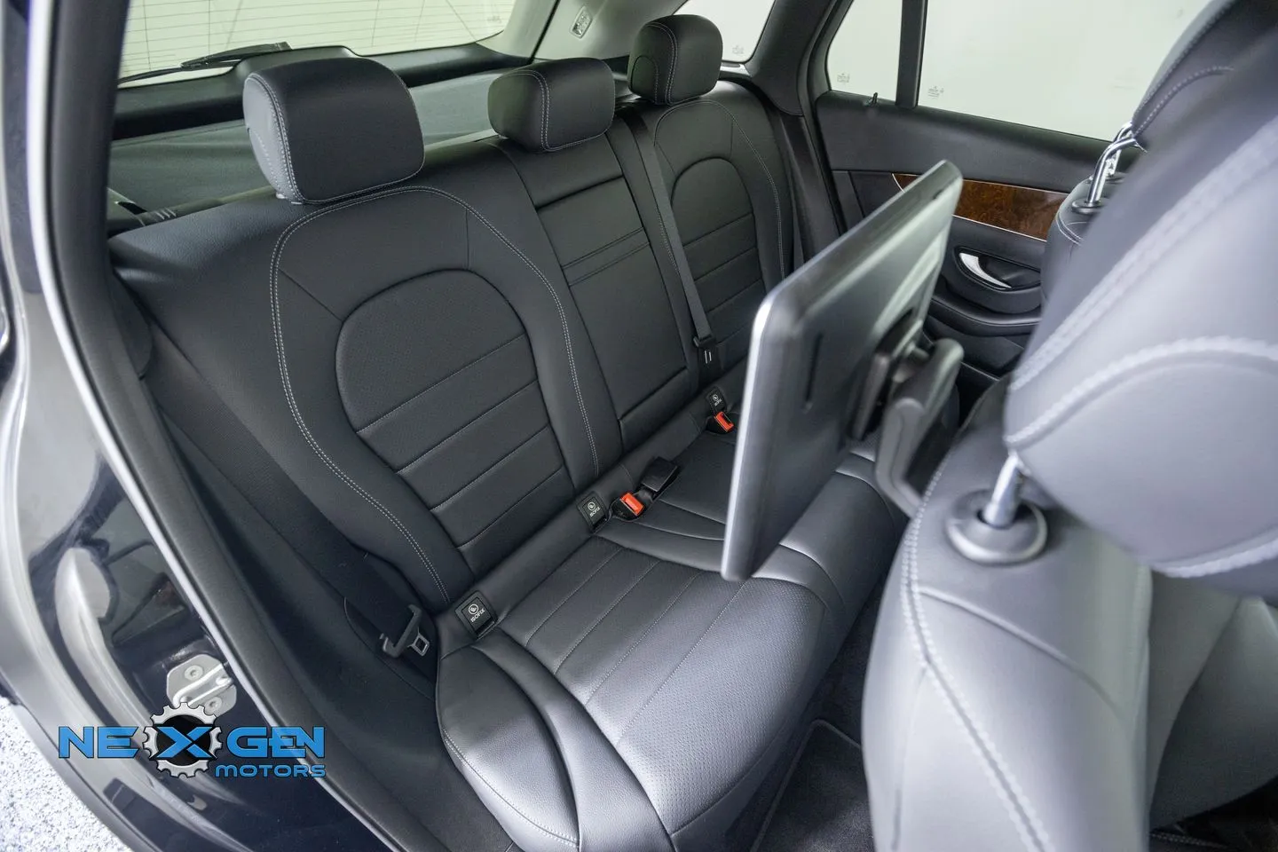 Mercedes-Benz GLC photo 39