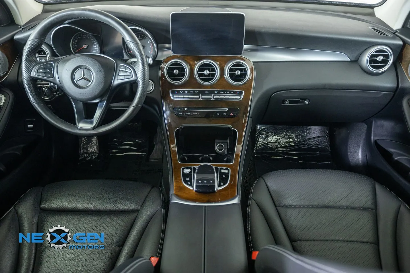 Mercedes-Benz GLC photo 31