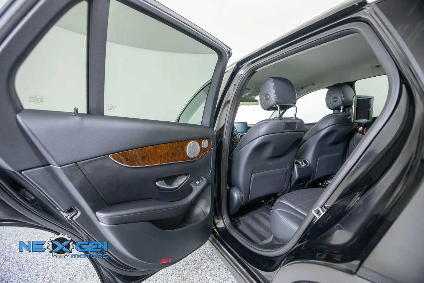 Mercedes-Benz GLC photo 27