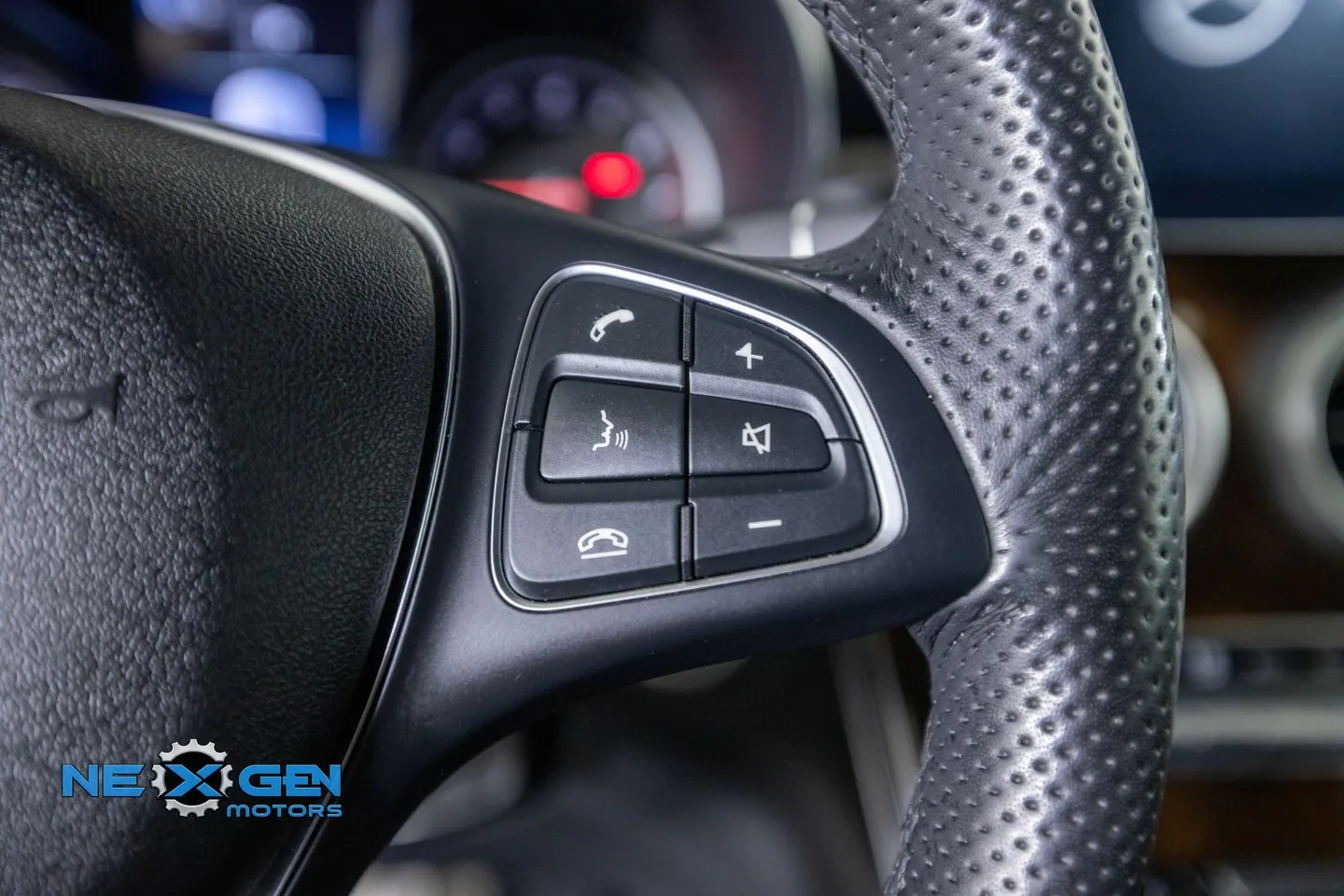 Mercedes-Benz GLC photo 16