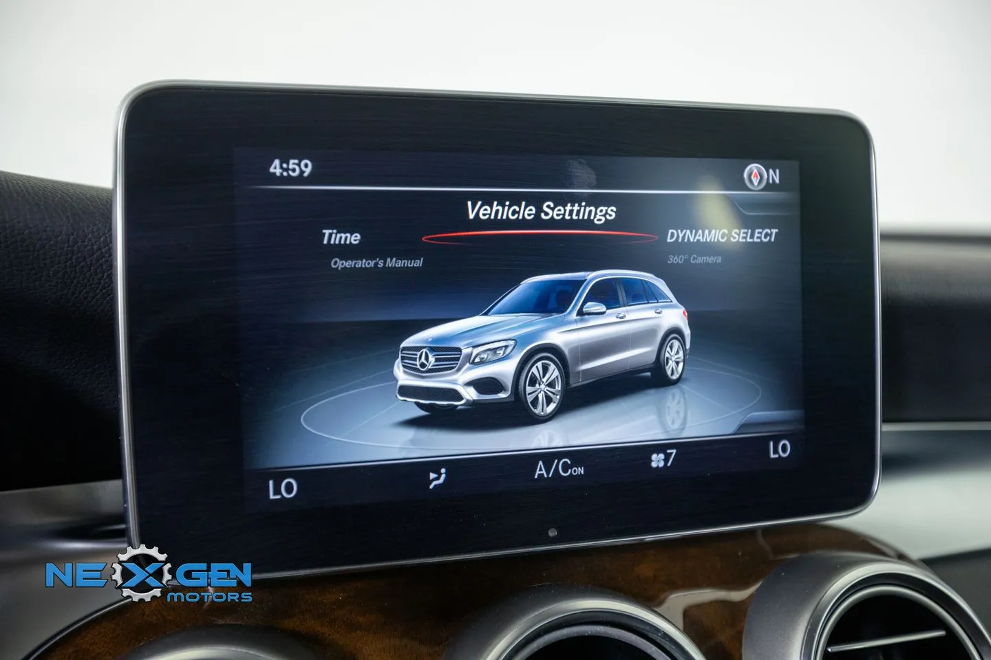 Mercedes-Benz GLC photo 21