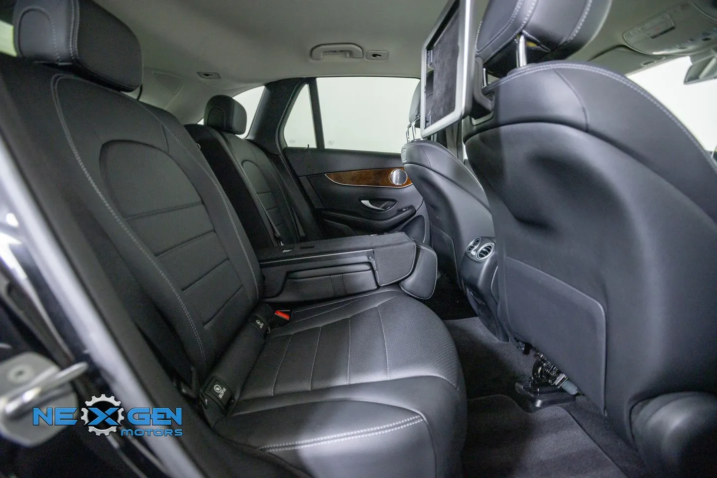 Mercedes-Benz GLC photo 38