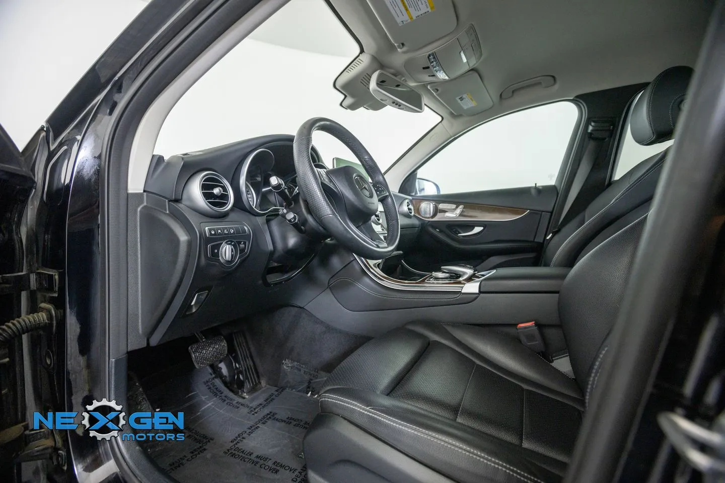 Mercedes-Benz GLC photo 11