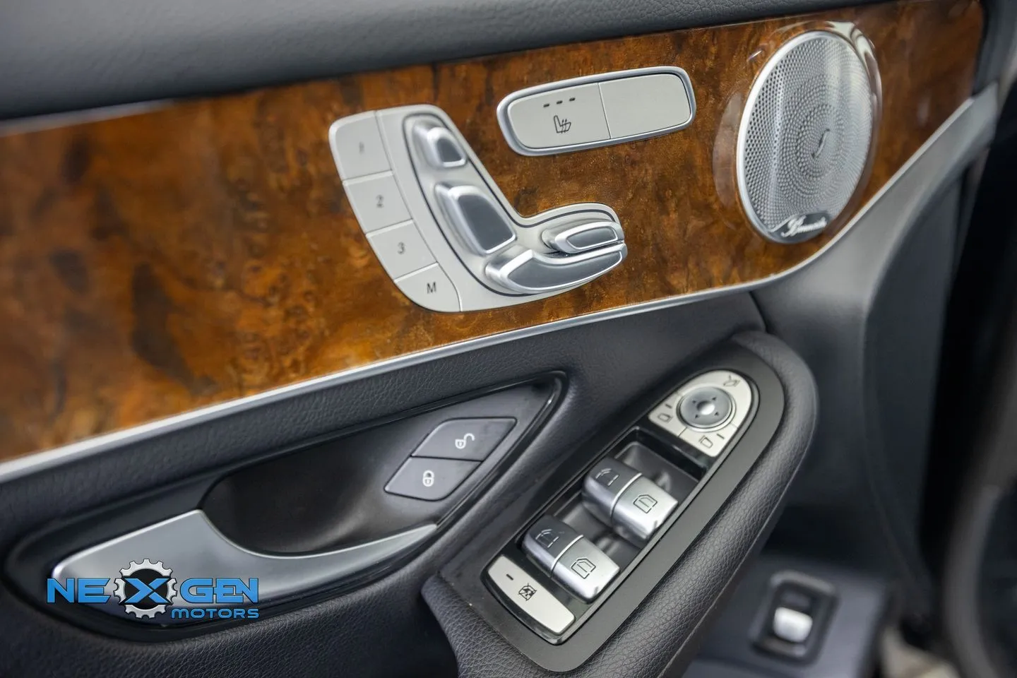 Mercedes-Benz GLC photo 13