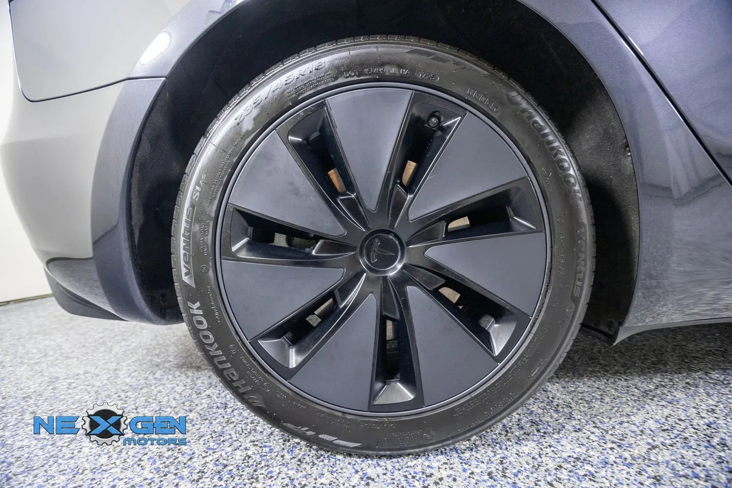 Tesla Model 3 photo 42
