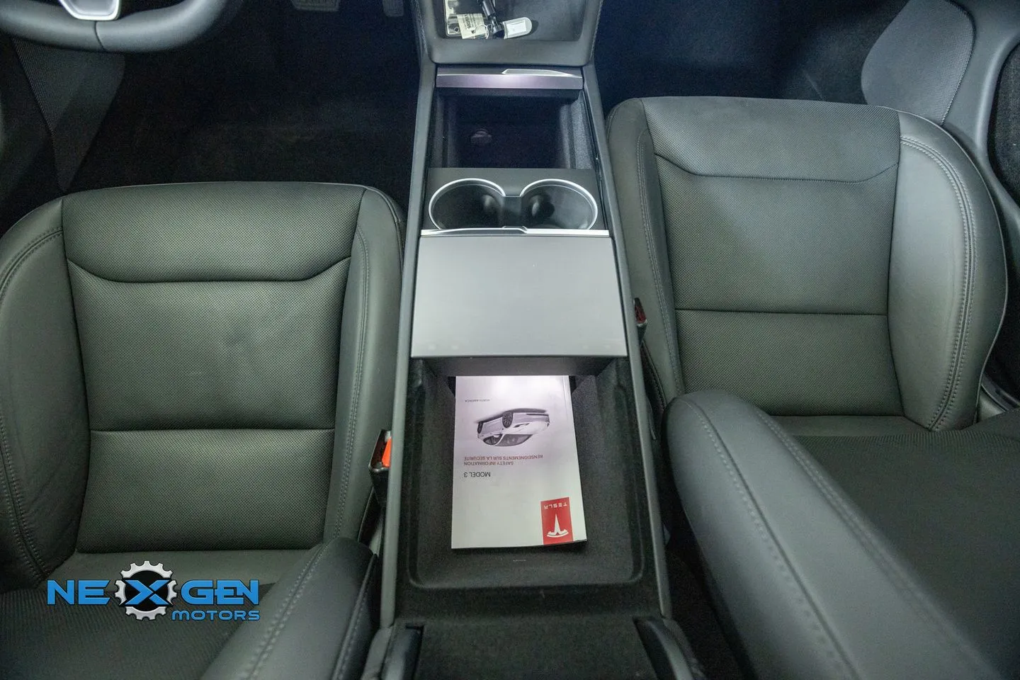 Tesla Model 3 photo 28