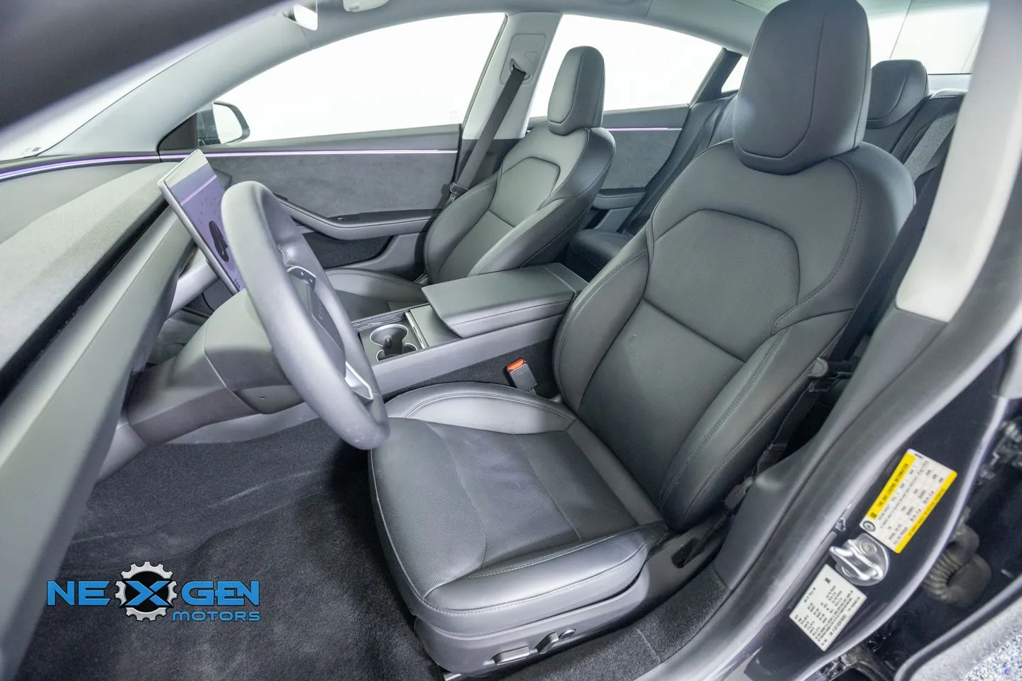 Tesla Model 3 photo 21