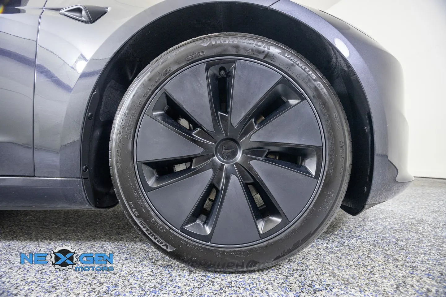 Tesla Model 3 photo 41