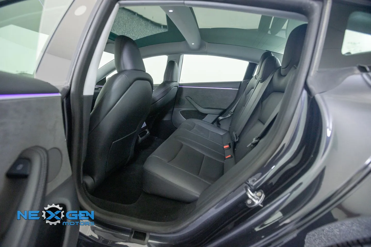 Tesla Model 3 photo 24