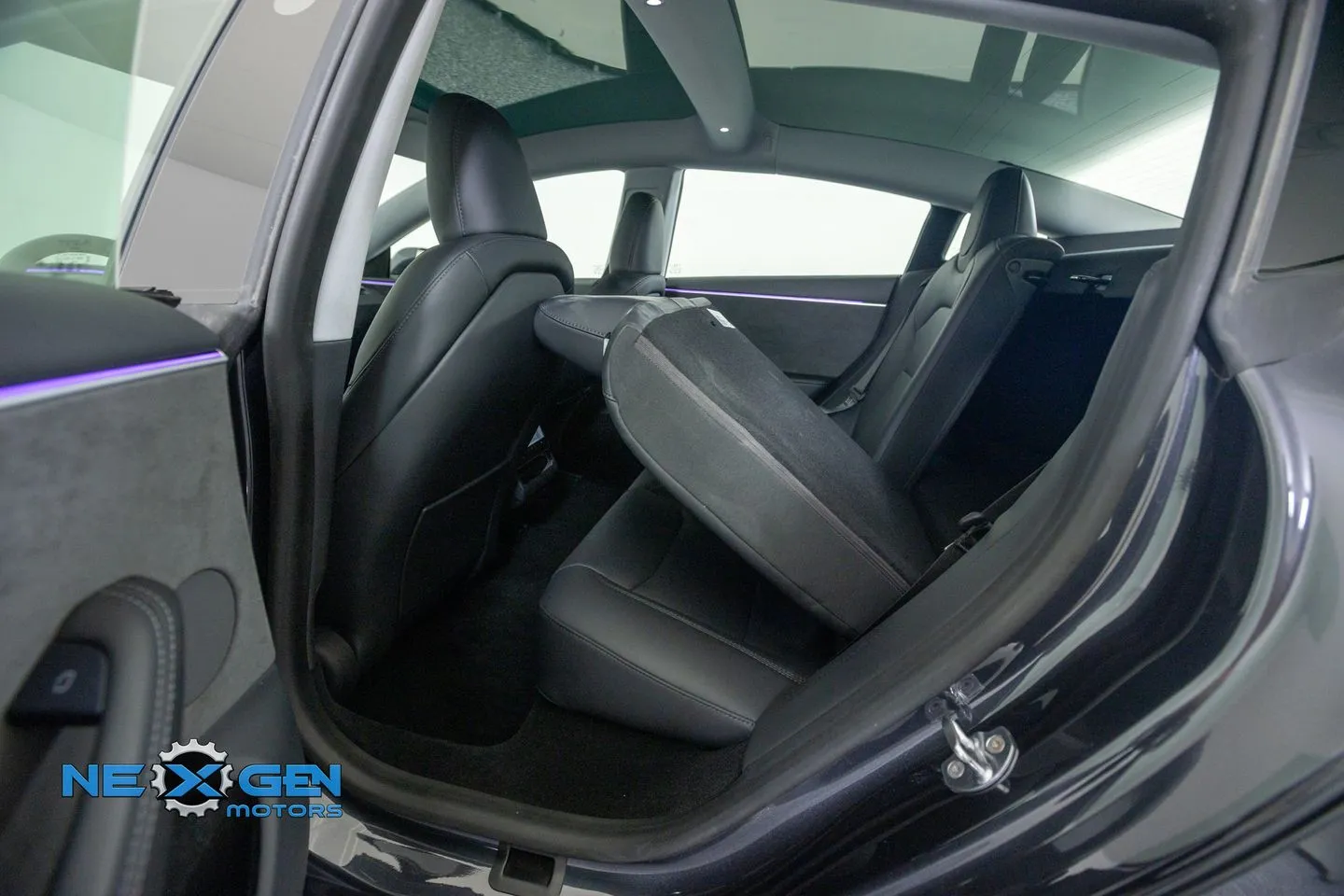 Tesla Model 3 photo 25