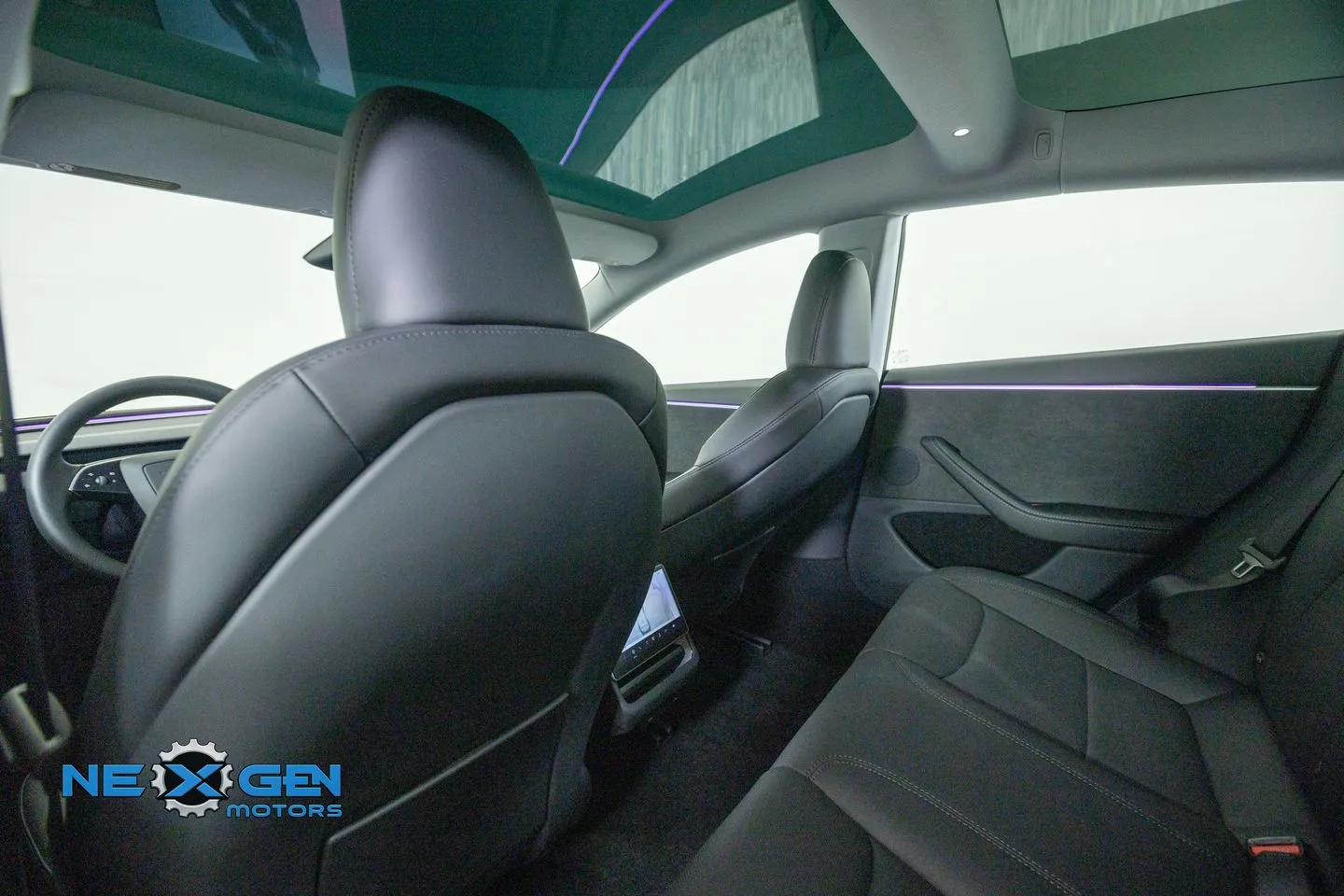 Tesla Model 3 photo 23