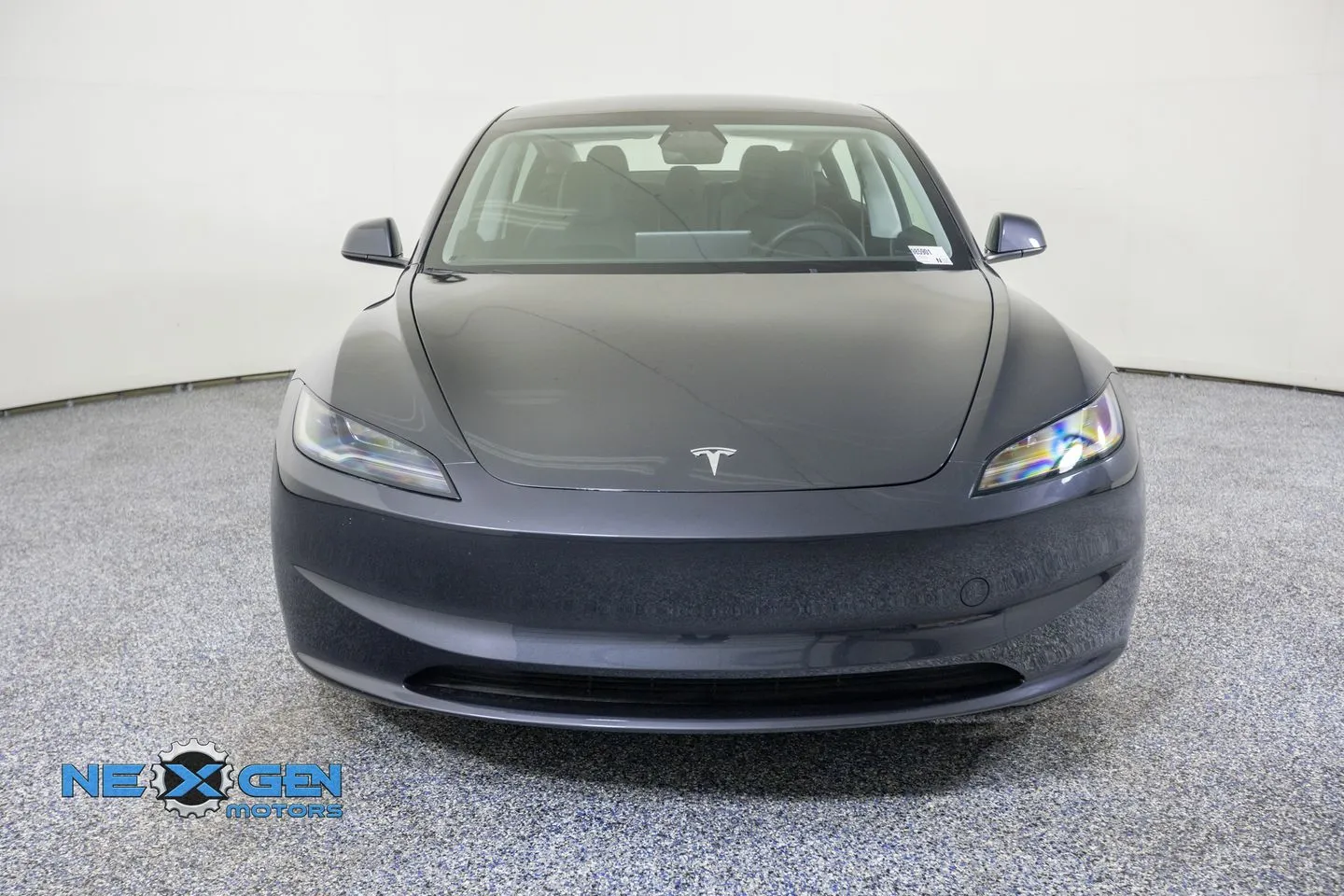 Tesla Model 3 photo 2