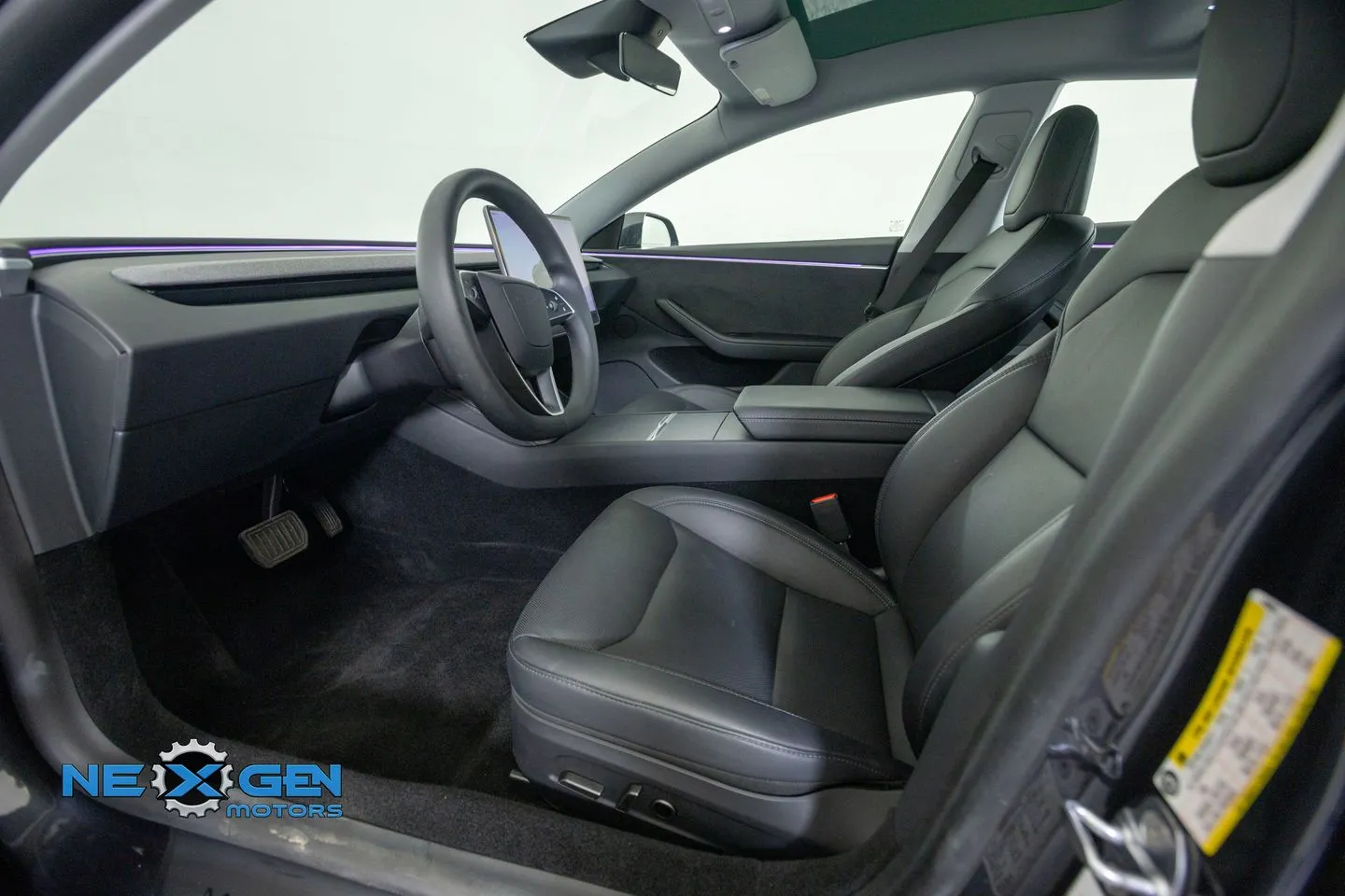 Tesla Model 3 photo 10