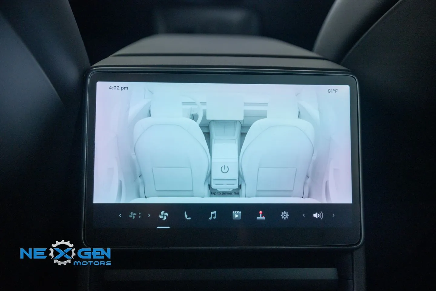 Tesla Model 3 photo 26