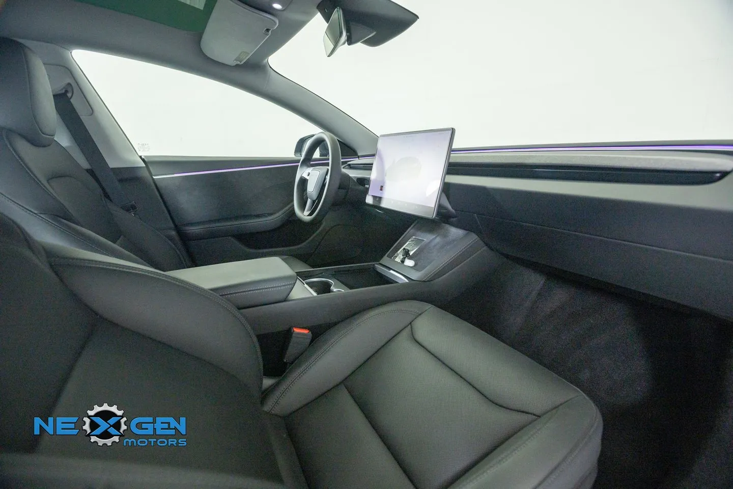 Tesla Model 3 photo 37
