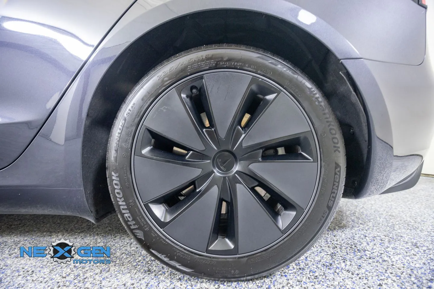 Tesla Model 3 photo 43